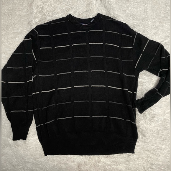 RoundTree & Yorke Crewneck Sweatshirt | Black with Stripes | Medium - Picture 3 of 11